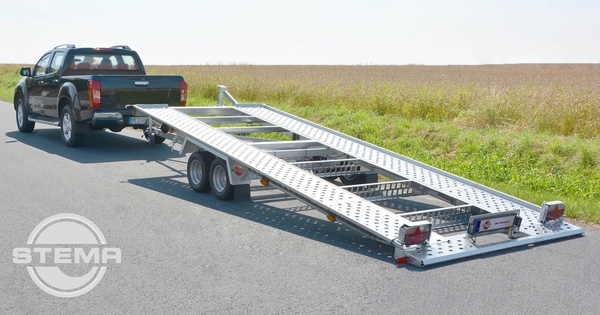 Der neue STEMA Autotransporter bei Trailer-Direct.de